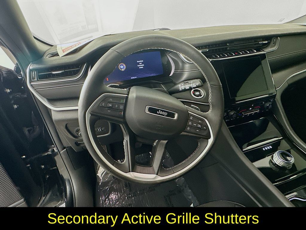 Used 2023 Jeep Grand Cherokee Altitude AWD/4WD image 16