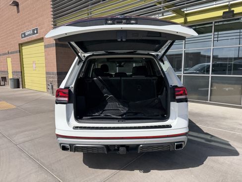 Used 2024 Volkswagen Atlas Peak Edition SE AWD/4WD image 39