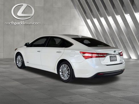 Used 2013 Toyota Avalon Limited FWD image 2