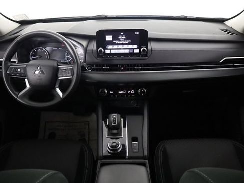 Used 2024 Mitsubishi Outlander ES FWD image 13