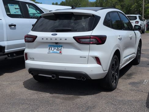 Used 2023 Ford Escape ST-Line Select w/ Tech Pack #2 AWD/4WD image 4