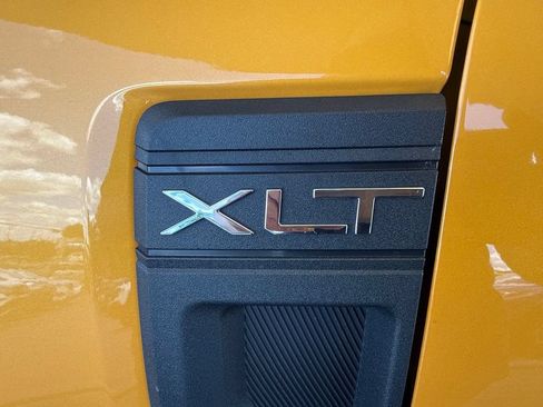 Used 2022 Ford Maverick XLT FWD image 12