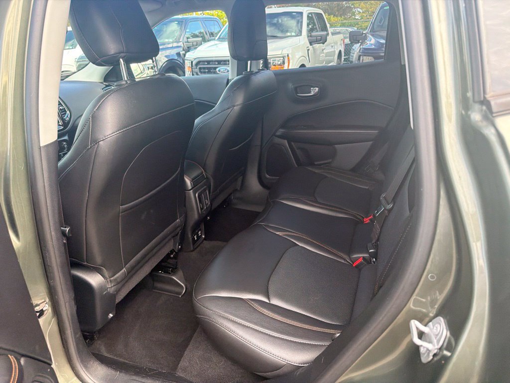 Used 2018 Jeep Compass Limited w/ Navigation Group AWD/4WD image 13
