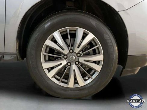 Used 2019 Nissan Pathfinder SV image 32