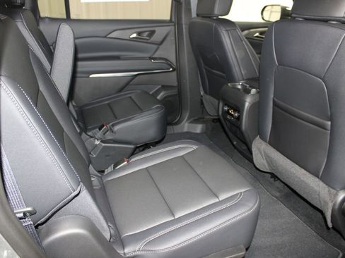 New 2026 Chevrolet Traverse LT w/ Sun and Wheel Package FWD image 27