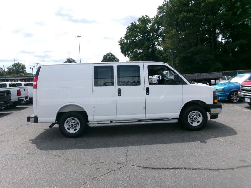 Used 2025 GMC Savana 2500 w/ Driver Convenience Package RWD image 5