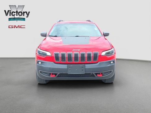 Used 2019 Jeep Cherokee Trailhawk AWD/4WD image 2