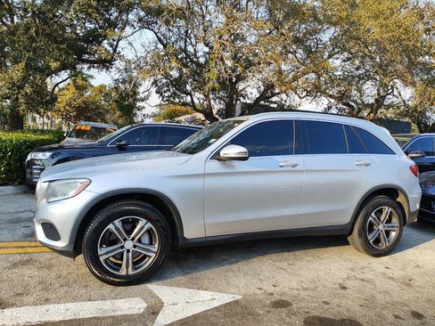 Used 2017 Mercedes-Benz GLC 300 image 4