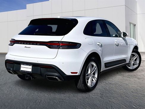Certified 2025 Porsche Macan image 7