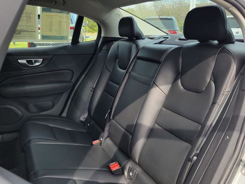 Used 2024 Volvo S60 B5 Core image 38