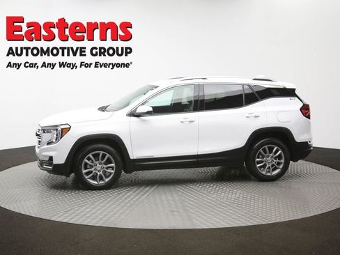 Used 2024 GMC Terrain SLT image 60