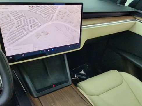 Used 2023 Tesla Model X image 45