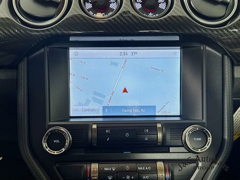 Used 2022 Ford Mustang Shelby GT500 w/ Carbon Fiber Track Pack image 18