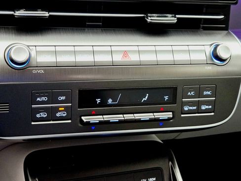 Certified 2024 Hyundai Kona Limited AWD/4WD image 18