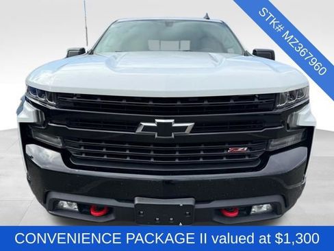 Used 2021 Chevrolet Silverado 1500 LT Trail Boss w/ Convenience Package II image 2