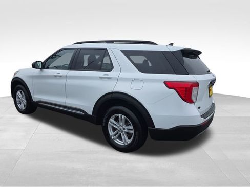 Used 2023 Ford Explorer XLT w/ Equipment Group 202A image 5