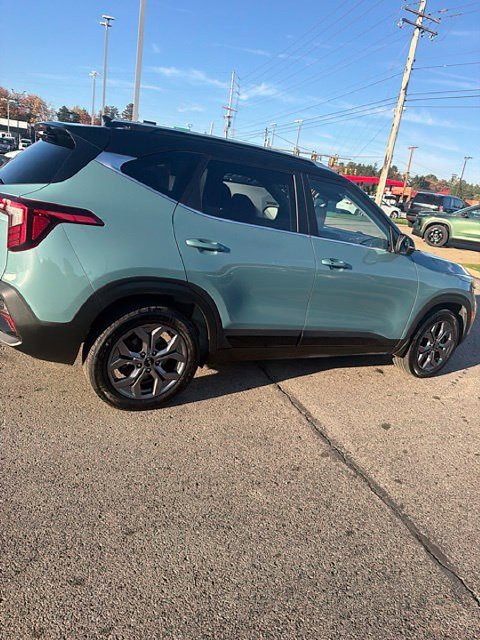 Used 2024 Kia Seltos S AWD/4WD image 8
