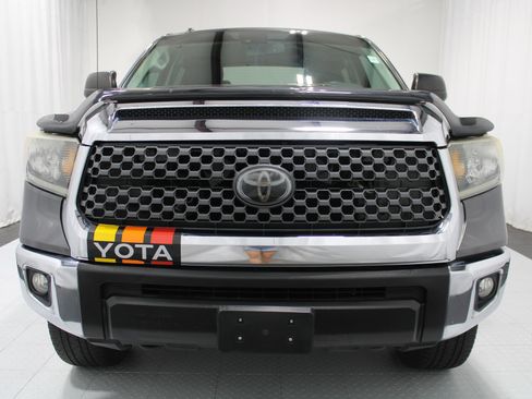 Used 2018 Toyota Tundra SR5 w/ SR5 Upgrade Package AWD/4WD image 3