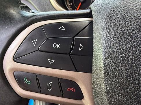 Used 2017 Jeep Cherokee Sport image 26