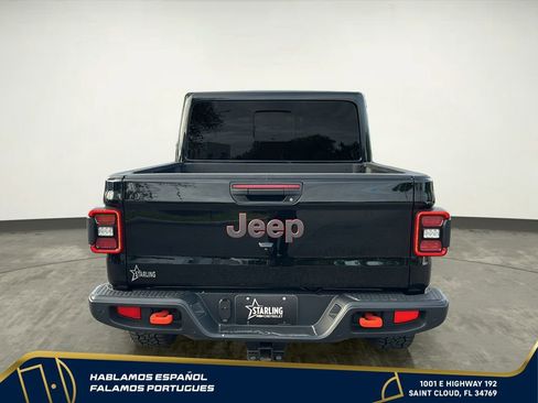 Used 2025 Jeep Gladiator Mojave w/ Safety Group AWD/4WD image 5