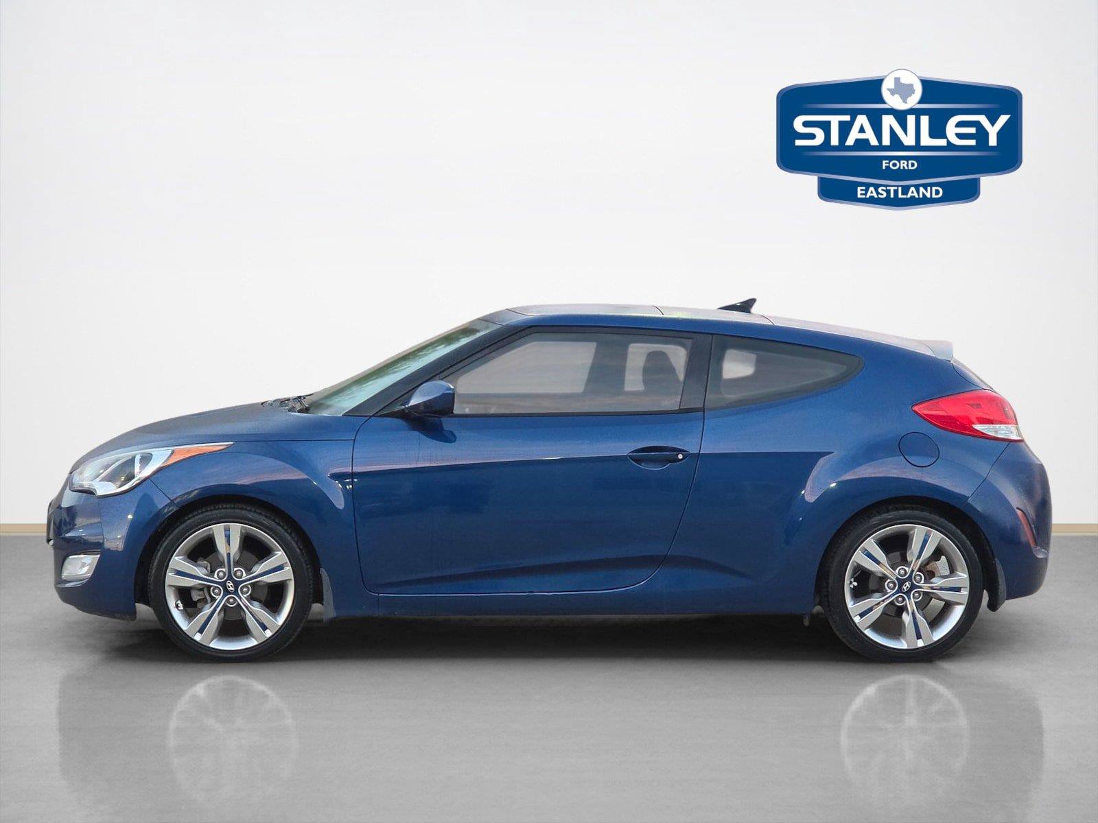 Used 2017 Hyundai Veloster Value Edition FWD image 4
