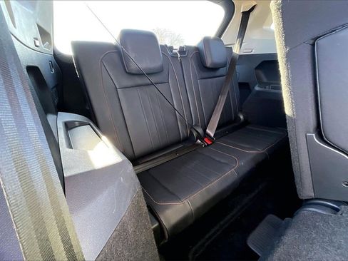 Used 2024 Volkswagen Tiguan Wolfsburg Edition image 30