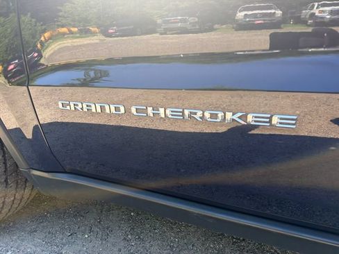 Used 2016 Jeep Grand Cherokee Limited AWD/4WD image 10