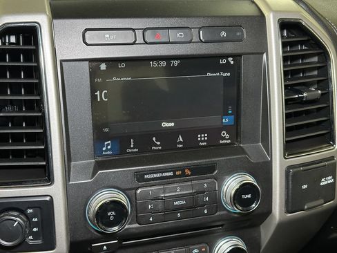Used 2018 Ford F150 Lariat w/ Equipment Group 502A Luxury AWD/4WD image 33