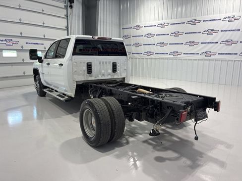 Used 2024 Chevrolet Silverado 3500 W/T w/ WT Convenience Package AWD/4WD image 4