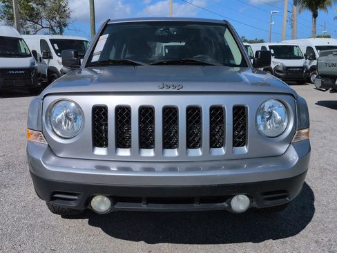Used 2017 Jeep Patriot Sport w/ Power Value Group FWD image 3