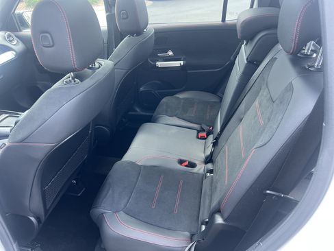 Certified 2025 Mercedes-Benz GLB 250 4MATIC image 33