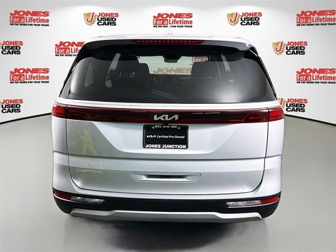 Used 2023 Kia Carnival LX image 15