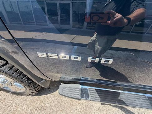 Used 2021 Chevrolet Silverado 2500 LTZ w/ LTZ Premium Package AWD/4WD image 11