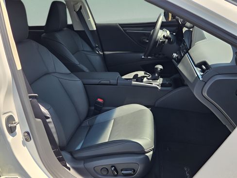 Certified 2025 Lexus ES 350 w/ Accessory Package (Z2) FWD image 15