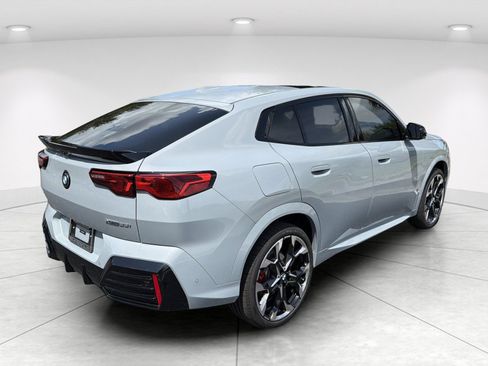 New 2026 BMW X2 xDrive28i w/ Technology Package AWD/4WD image 4