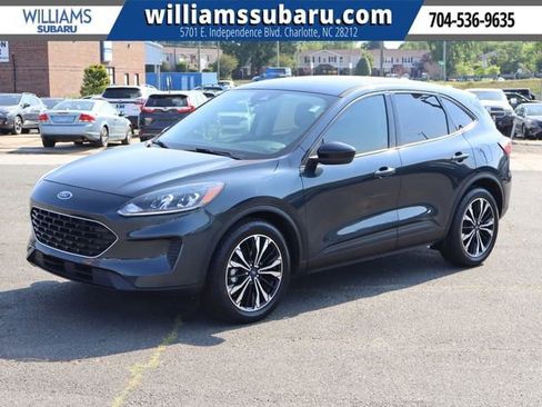 Used 2022 Ford Escape SE w/ SE Sport Appearance Package FWD image 4