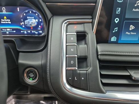 Used 2024 Chevrolet Suburban Z71 w/ Luxury Package AWD/4WD image 22
