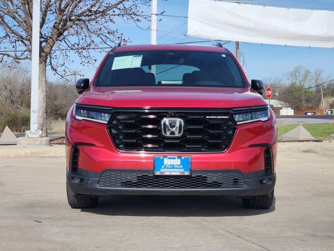 Certified 2025 Honda Pilot Black Edition image 2