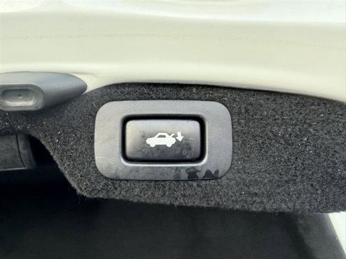 Used 2014 Lexus LS 460 w/ Comfort Package RWD image 24
