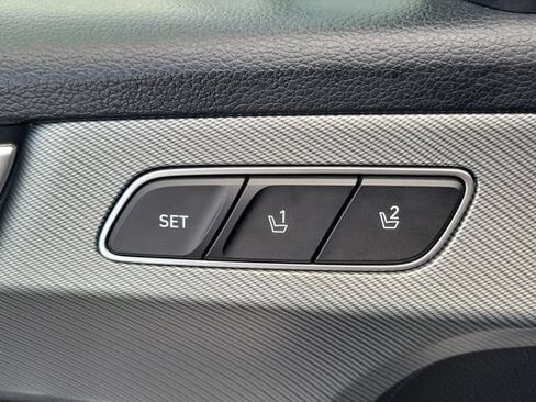 Used 2023 Hyundai Palisade SEL w/ Premium Package FWD image 28