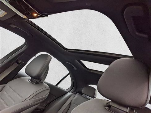 Used 2025 Mercedes-Benz C 300 4MATIC Sedan image 15