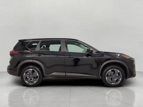 Used 2025 Nissan Rogue SV image 12