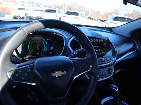 Used 2018 Chevrolet Volt LT w/ LPO, Blackout Package image 17