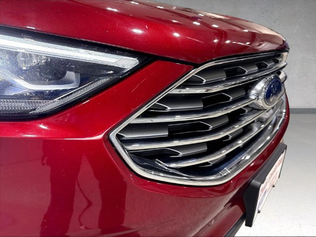 Used 2019 Ford Edge Titanium w/ Equipment Group 301A AWD/4WD image 35