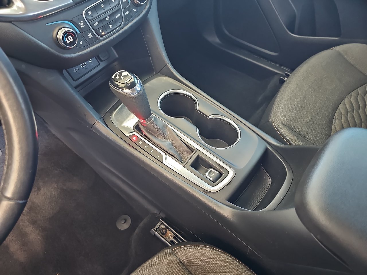 Used 2020 Chevrolet Equinox LT FWD image 29