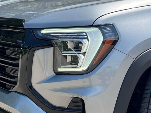 Used 2026 GMC Terrain Elevation w/ Elevation Premium Package FWD image 28