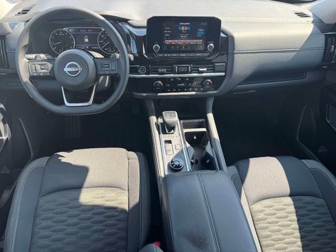 Used 2022 Nissan Pathfinder S AWD/4WD image 12