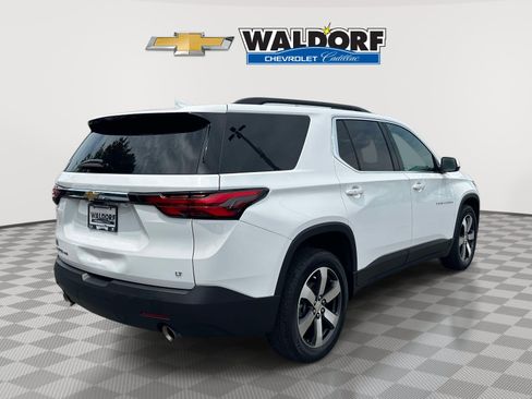 Used 2023 Chevrolet Traverse LT w/ LT Premium Package AWD/4WD image 6