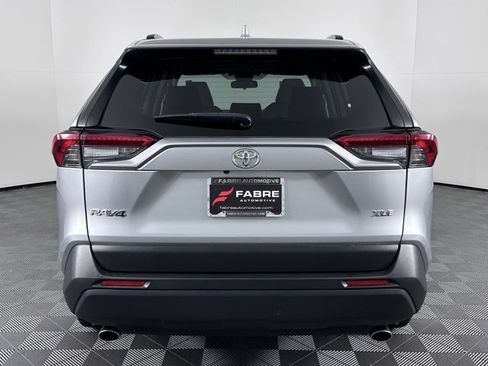 Used 2019 Toyota RAV4 XLE Premium image 7