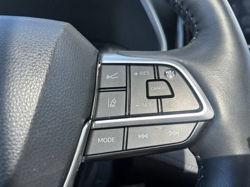 Used 2022 Toyota Highlander Platinum FWD image 27